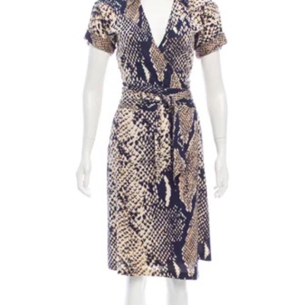 Diane von Furstenberg Silk Snakeskin Print Avara Dress Size 8 Short Sleeve Wrap